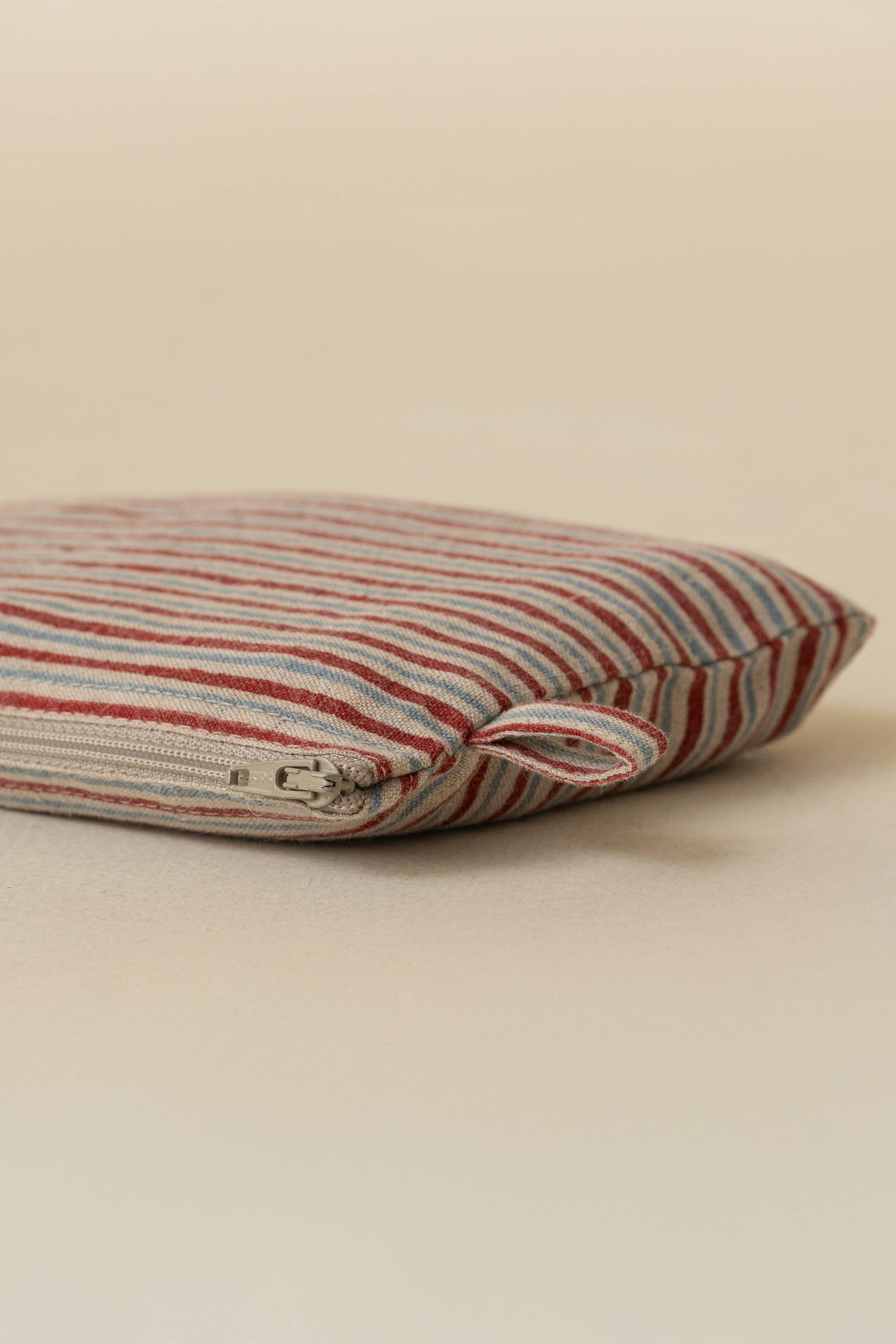Yarn-Dyed Vasara Linen Small Pouch