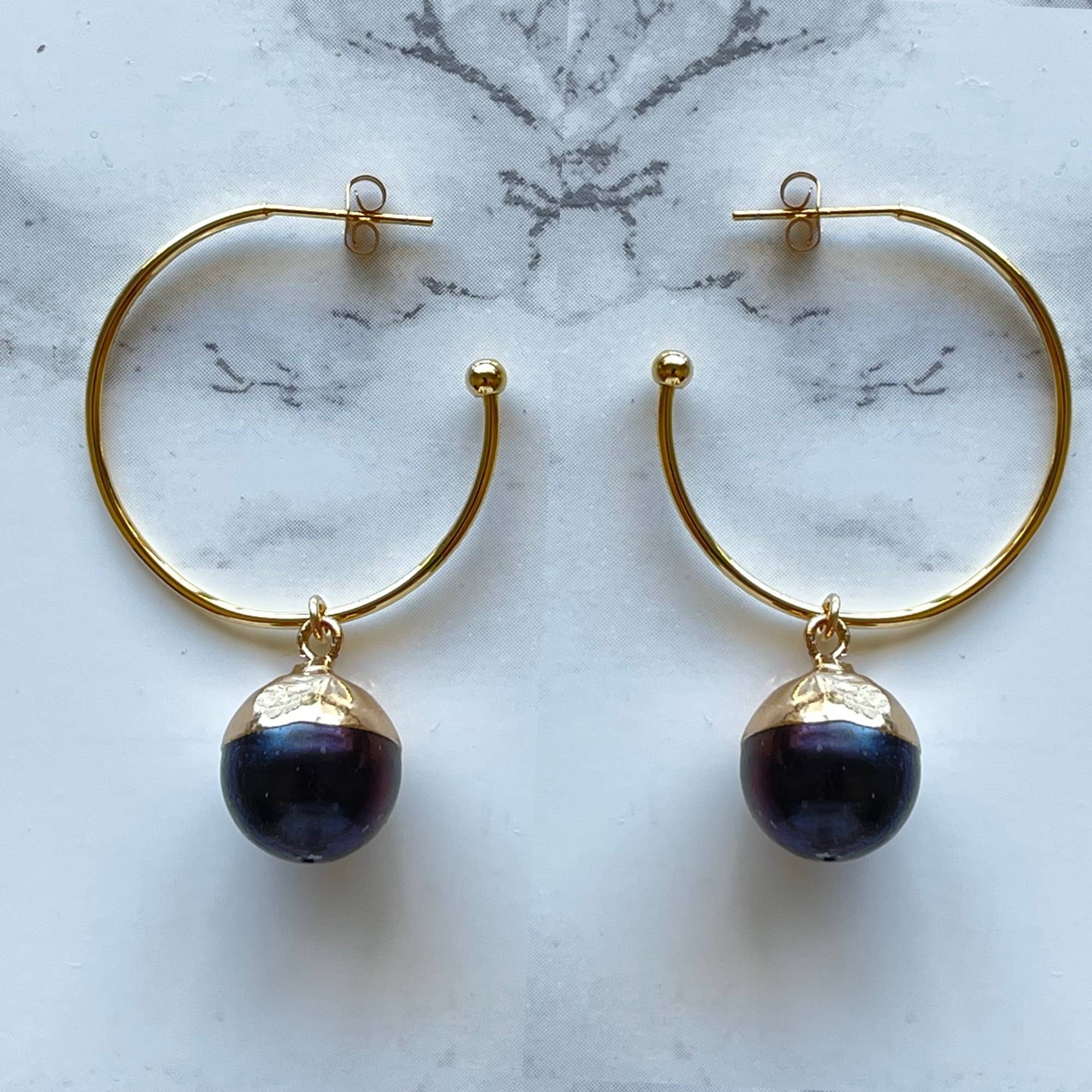 Agnola Earrings: White Pearl
