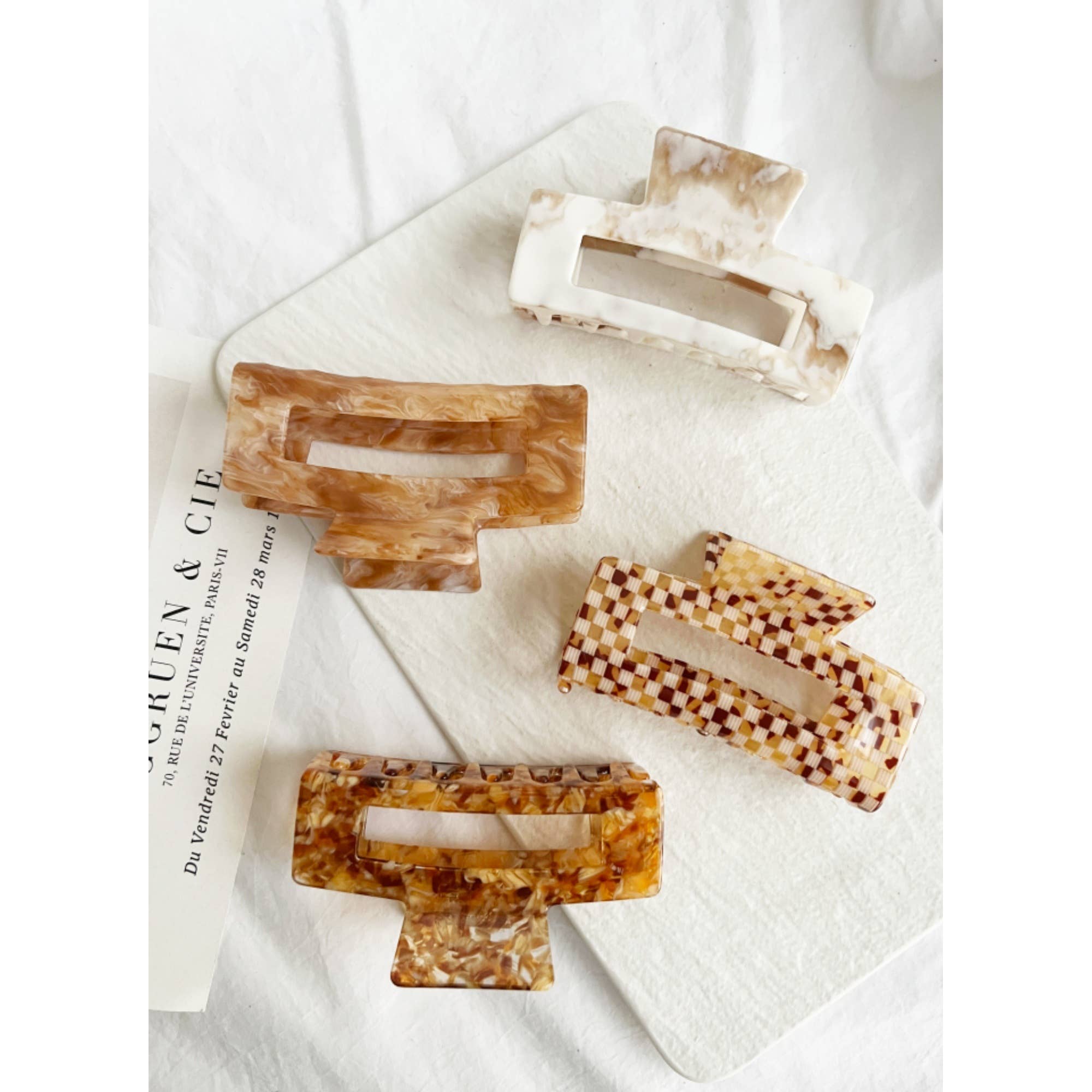 Jumbo 4-Inch Acetate Hair Claw in Tortoise Shell