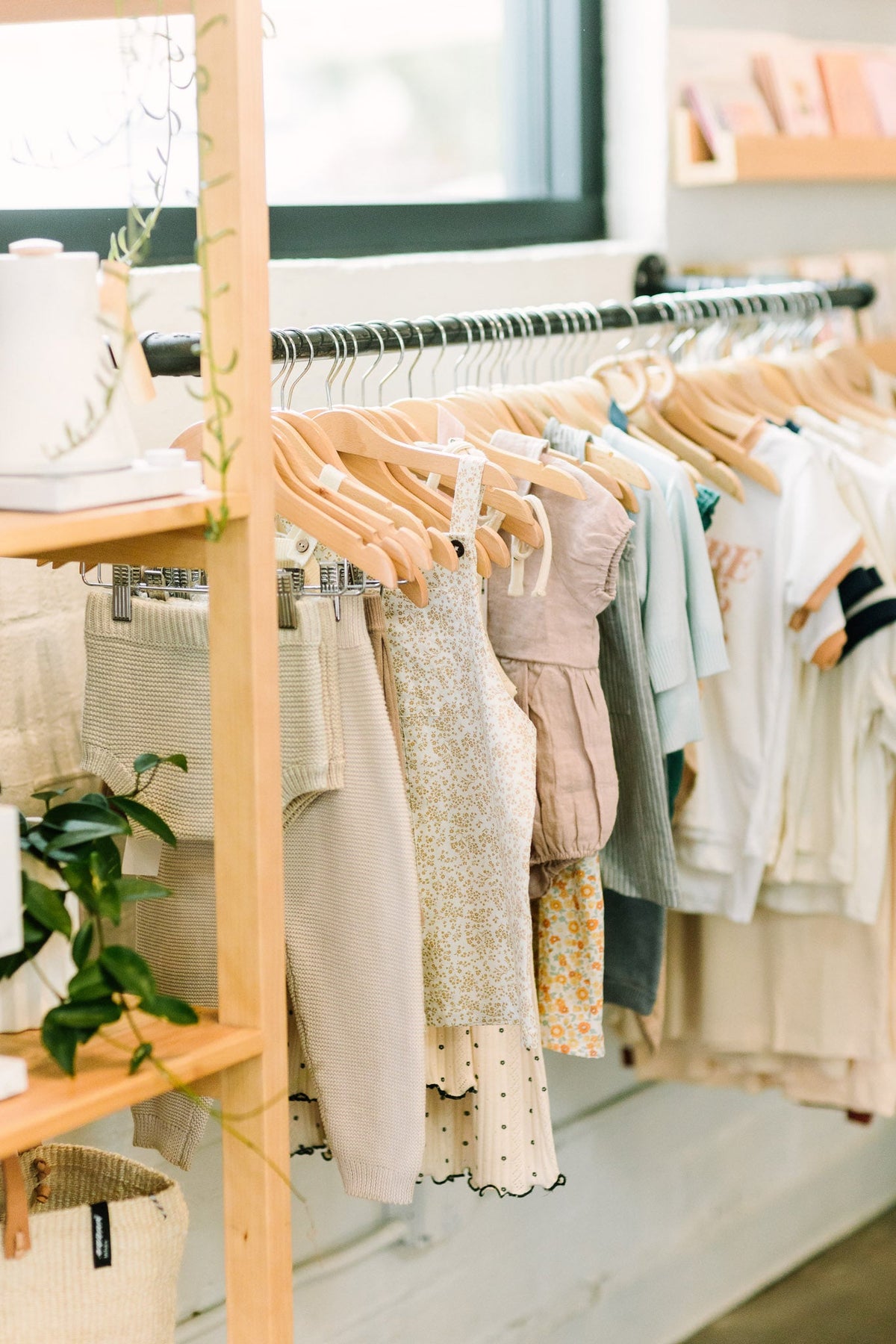 KID'S CLOTHING