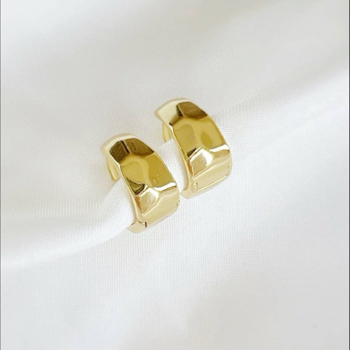 Dylan Hammered Hoops Earrings Gold Filled