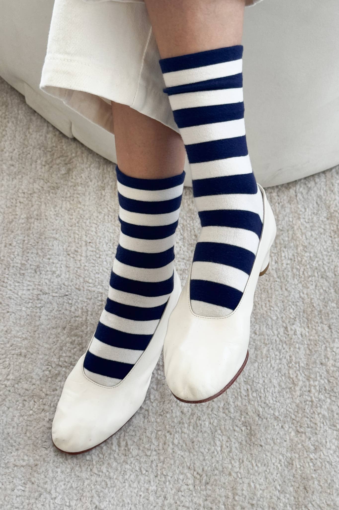 Wally Socks: Wide/Grey Stripe