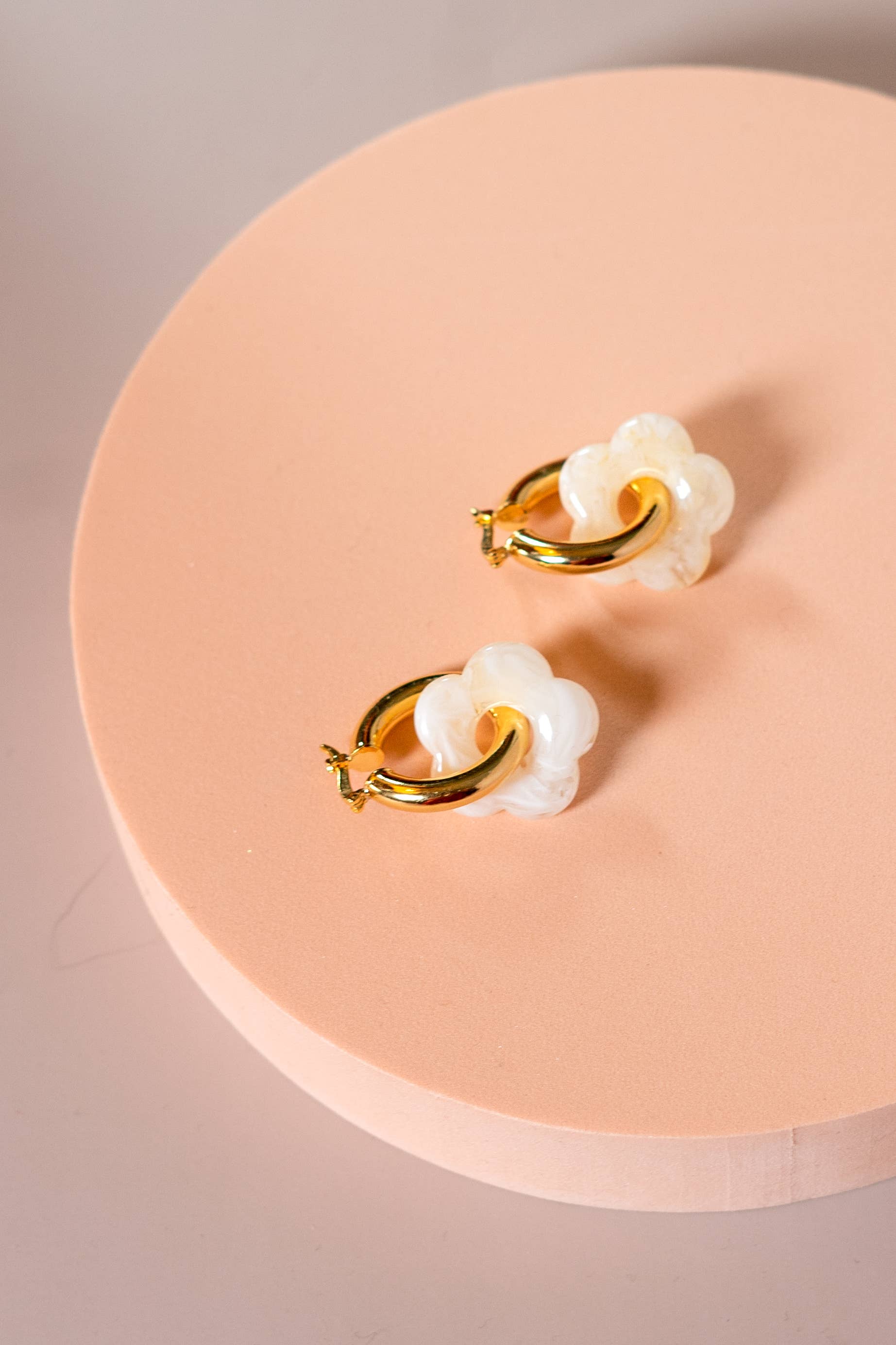 Dazy Nights Daisy Hoop Earrings in Cloud