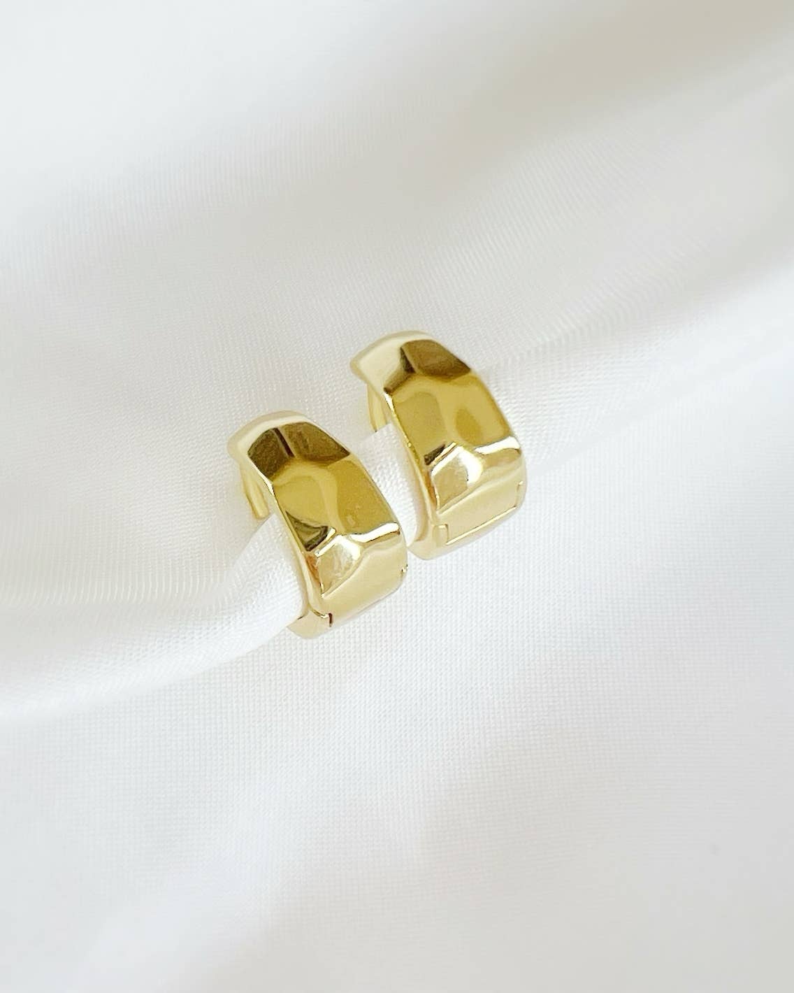 Dylan Hammered Hoops Earrings Gold Filled