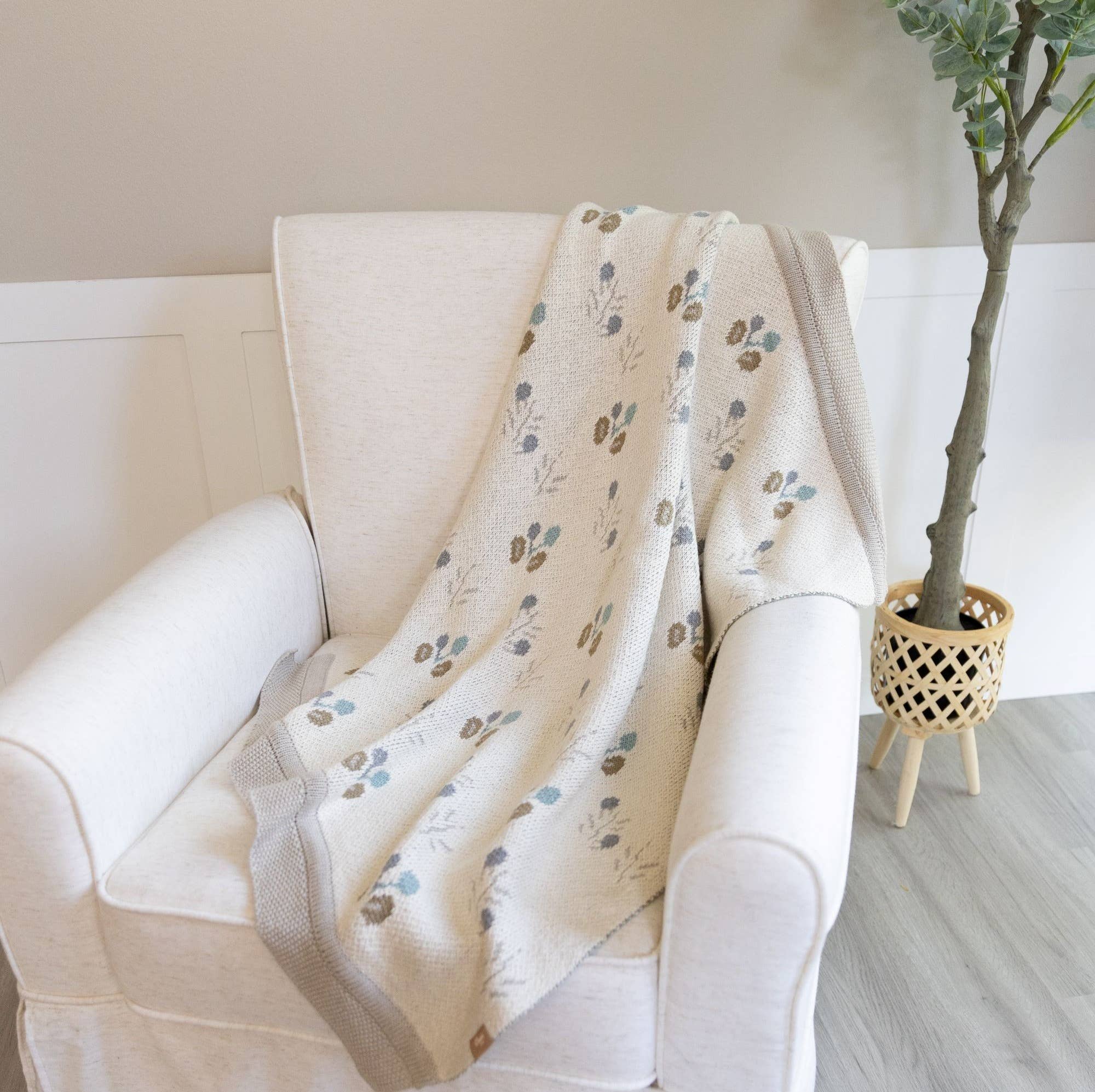 Avery Organic Cotton Knitted Baby Blanket in Poppy