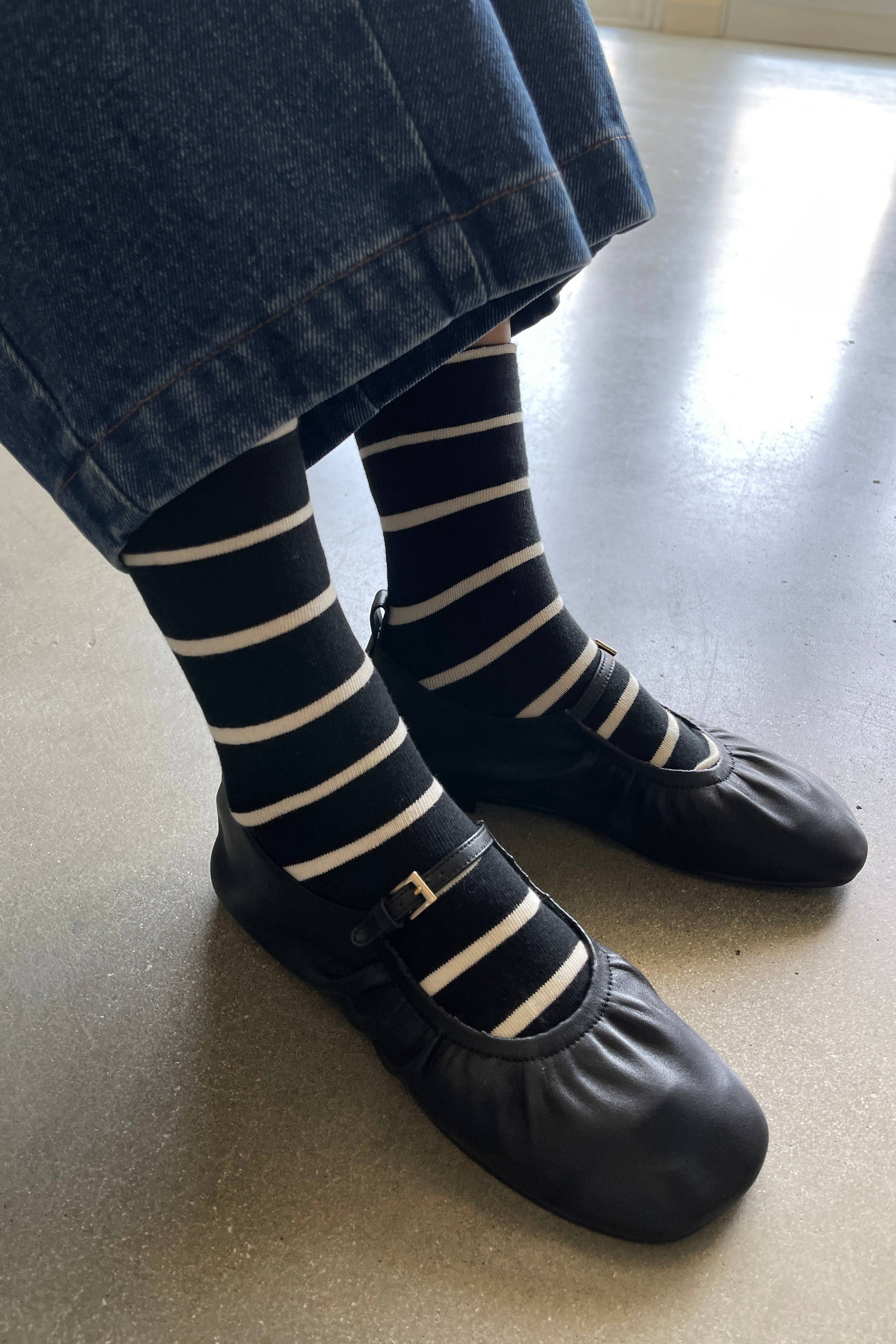 Wally Socks: Wide/Grey Stripe