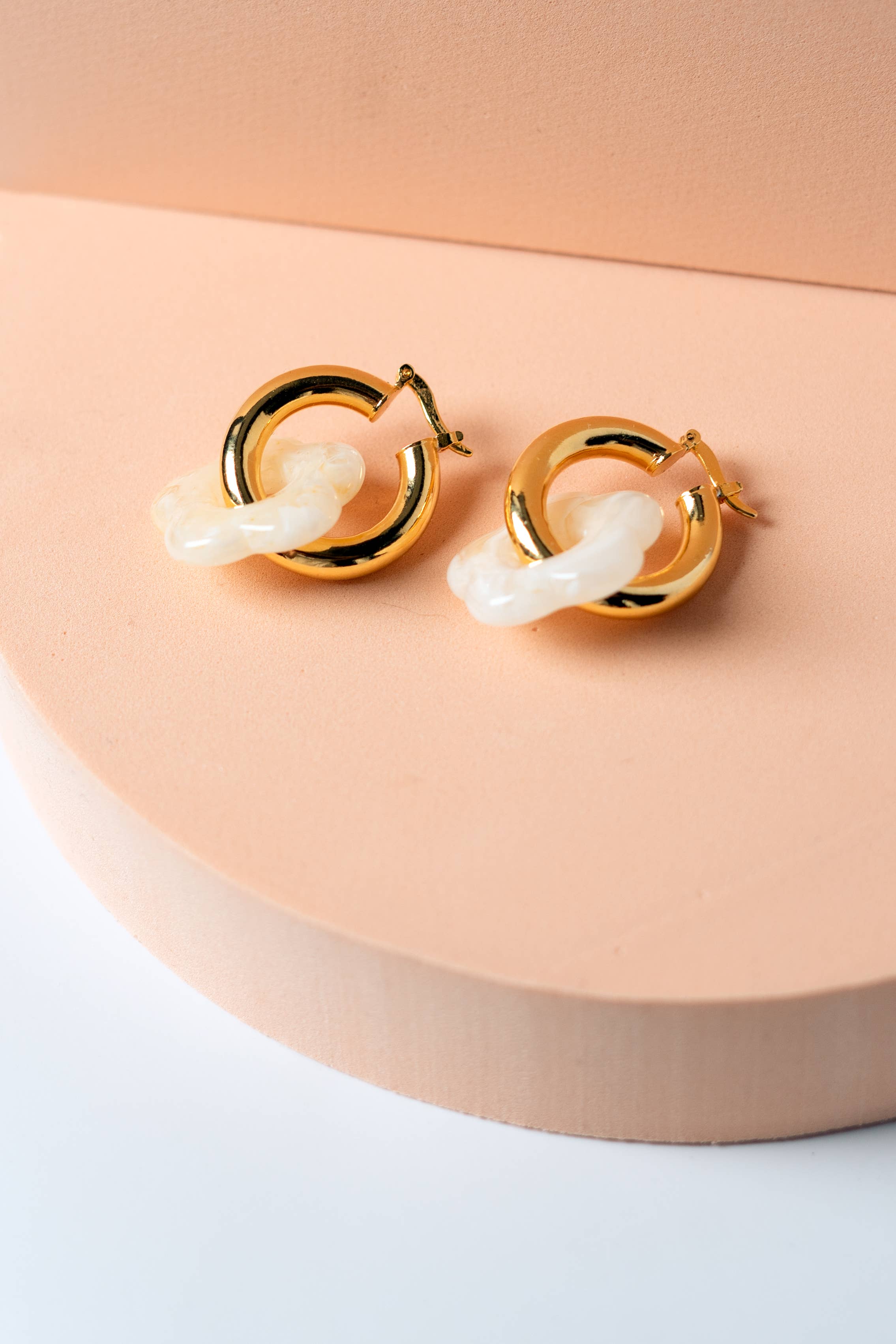 Dazy Nights Daisy Hoop Earrings in Cloud