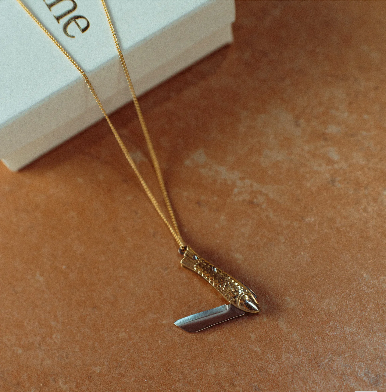 La Sardine Pocket Knife Necklace – Gold
