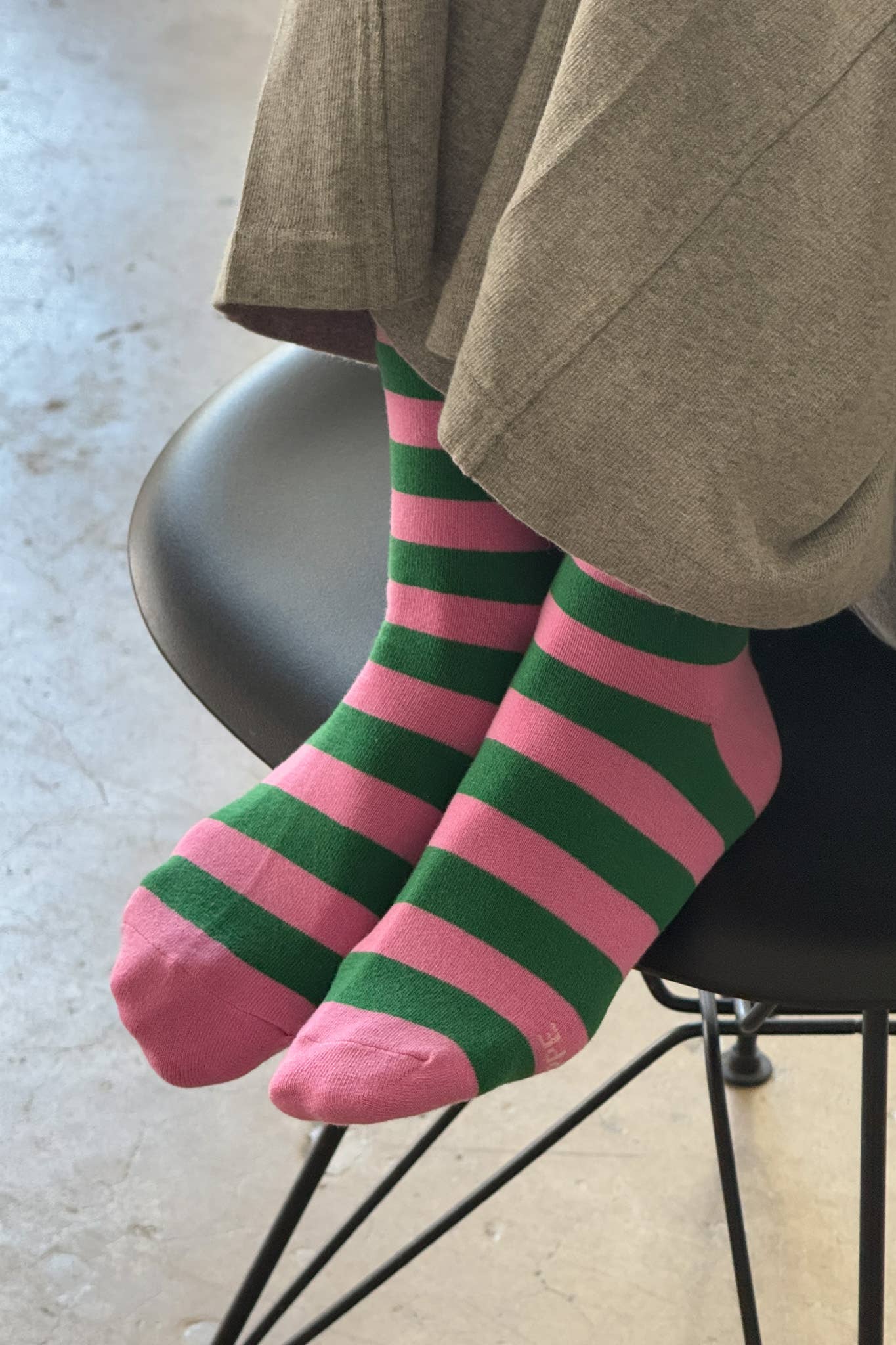 Wally Socks: Wide/Grey Stripe